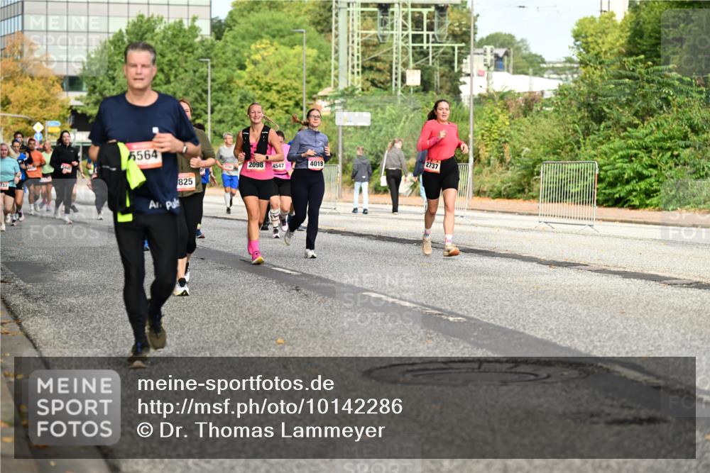 06.09.2026 - CURREX Alsterlauf Dr. Thomas Lammeyer http://msf.ph/oto/10142286 06.09.2026 10:11:46 Laufen 5564, 2098, 4019, 4547, 2737, 825 meine-sportfotos.de