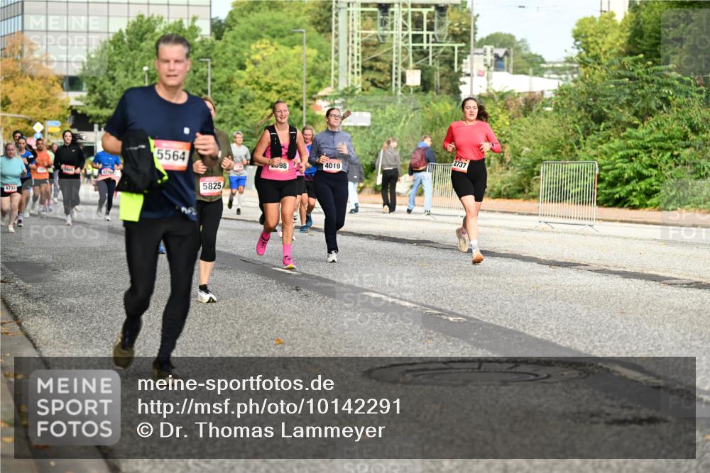 06.09.2026 - CURREX Alsterlauf Dr. Thomas Lammeyer http://msf.ph/oto/10142291 06.09.2026 10:11:46 Laufen 4733, 1, 4379, 5564, 5825, 598, 4019 meine-sportfotos.de