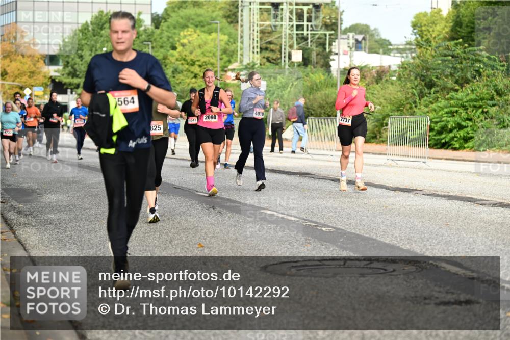 06.09.2026 - CURREX Alsterlauf Dr. Thomas Lammeyer http://msf.ph/oto/10142292 06.09.2026 10:11:47 Laufen 4733, 4970, 564, 4019, 4043, 2098, 825, 2737 meine-sportfotos.de