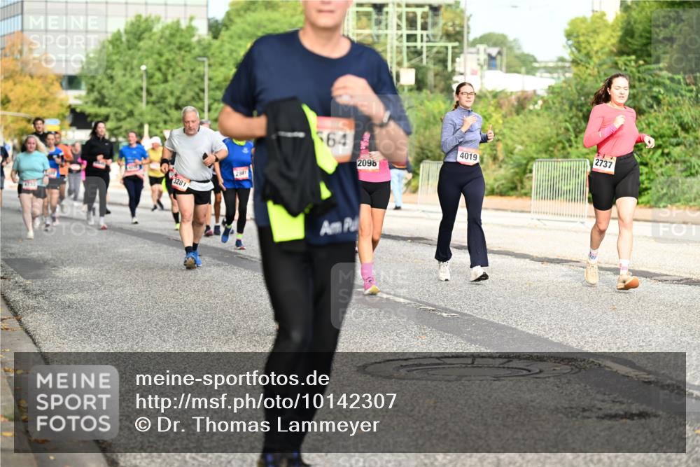 06.09.2026 - CURREX Alsterlauf Dr. Thomas Lammeyer http://msf.ph/oto/10142307 06.09.2026 10:11:48 Laufen 4733, 3281, 2881, 64, 2098, 4019, 2737 meine-sportfotos.de