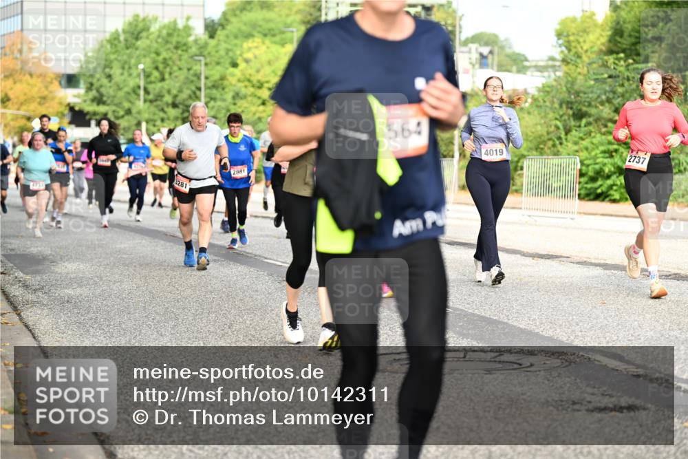 06.09.2026 - CURREX Alsterlauf Dr. Thomas Lammeyer http://msf.ph/oto/10142311 06.09.2026 10:11:49 Laufen 3281, 2881, 564, 4019, 2737 meine-sportfotos.de