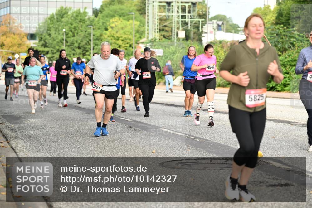 06.09.2026 - CURREX Alsterlauf Dr. Thomas Lammeyer http://msf.ph/oto/10142327 06.09.2026 10:11:50 Laufen 4733, 5945, 4370, 3281, 4043, 4547, 5825, 4 meine-sportfotos.de