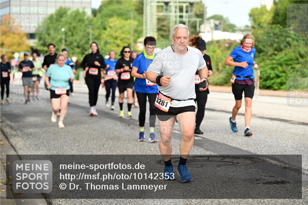 06.09.2026 - CURREX Alsterlauf Dr. Thomas Lammeyer http://msf.ph/oto/10142353 06.09.2026 10:11:53 Laufen 3281, 84 meine-sportfotos.de