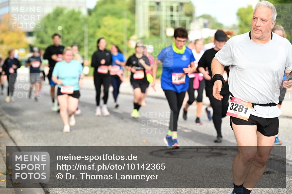 06.09.2026 - CURREX Alsterlauf Dr. Thomas Lammeyer http://msf.ph/oto/10142365 06.09.2026 10:11:54 Laufen 3281 meine-sportfotos.de