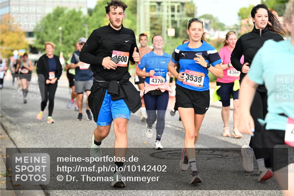 06.09.2026 - CURREX Alsterlauf Dr. Thomas Lammeyer http://msf.ph/oto/10142402 06.09.2026 10:11:58 Laufen 600, 4370, 3539, 0, 4366 meine-sportfotos.de