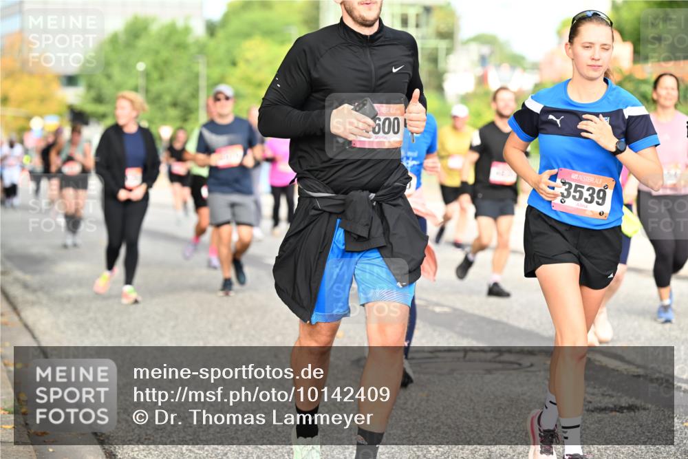 06.09.2026 - CURREX Alsterlauf Dr. Thomas Lammeyer http://msf.ph/oto/10142409 06.09.2026 10:11:59 Laufen 600, 3539 meine-sportfotos.de