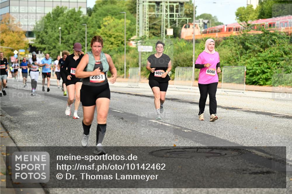 06.09.2026 - CURREX Alsterlauf Dr. Thomas Lammeyer http://msf.ph/oto/10142462 06.09.2026 10:12:05 Laufen 2010, 33, 2851, 6022, 8909 meine-sportfotos.de