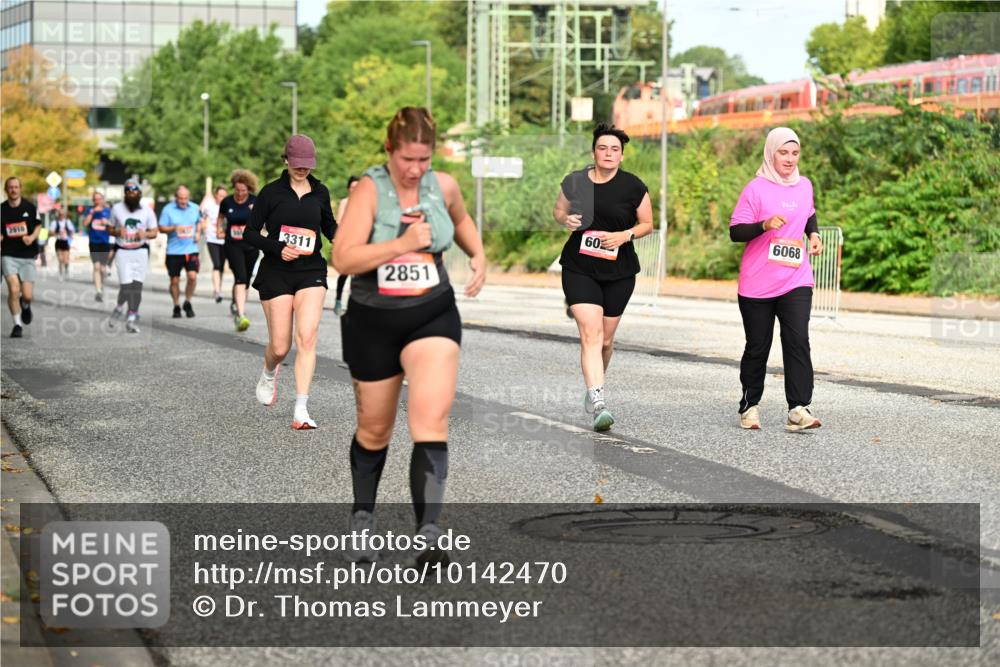 06.09.2026 - CURREX Alsterlauf Dr. Thomas Lammeyer http://msf.ph/oto/10142470 06.09.2026 10:12:05 Laufen 2610, 3311, 2851, 60, 6068 meine-sportfotos.de
