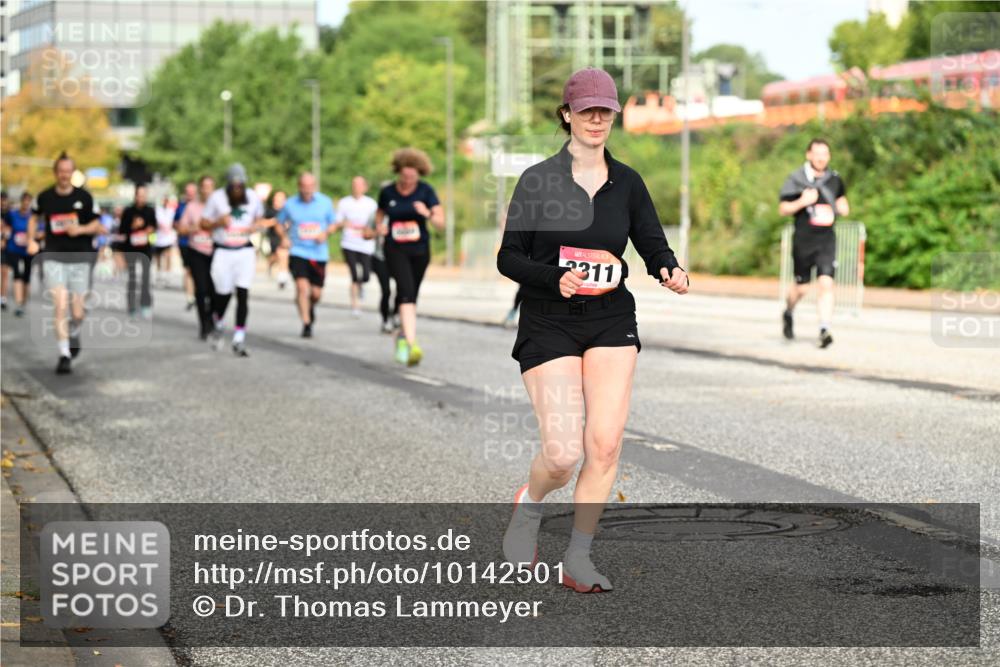 06.09.2026 - CURREX Alsterlauf Dr. Thomas Lammeyer http://msf.ph/oto/10142501 06.09.2026 10:12:08 Laufen 2311 meine-sportfotos.de