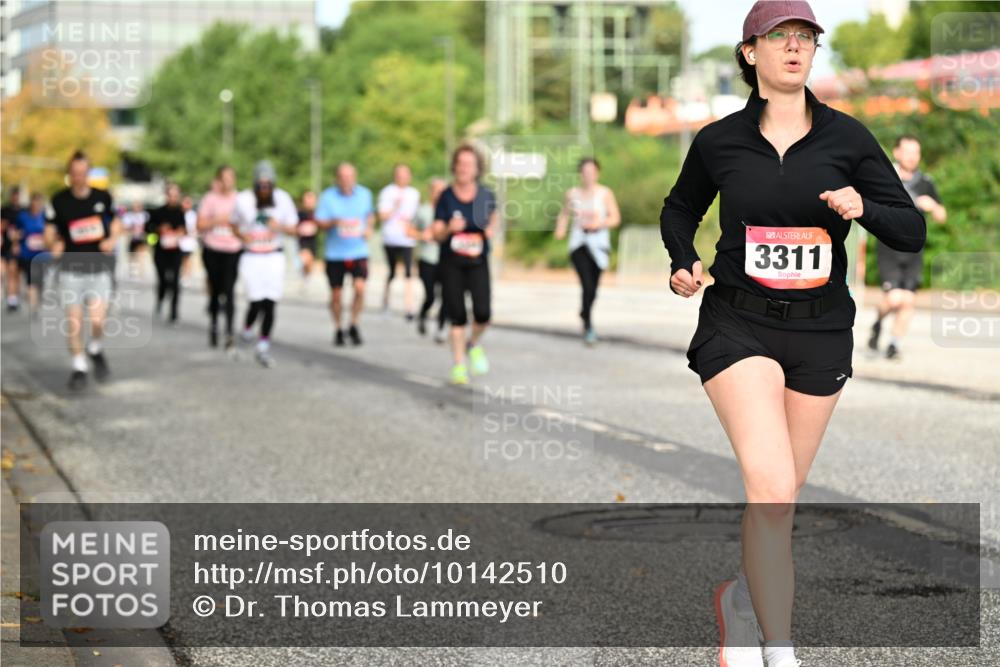 06.09.2026 - CURREX Alsterlauf Dr. Thomas Lammeyer http://msf.ph/oto/10142510 06.09.2026 10:12:09 Laufen 3311 meine-sportfotos.de