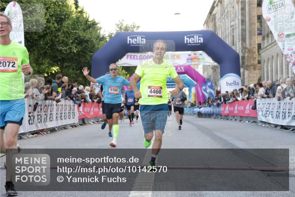 06.09.2026 - CURREX Alsterlauf Yannick Fuchs http://msf.ph/oto/10142570 06.09.2026 09:46:59 Ziel 2072, 2210, 2605, 3678, 4311, 4460, 5198, 5705, 5731, 6162, 6255, 8125 meine-sportfotos.de