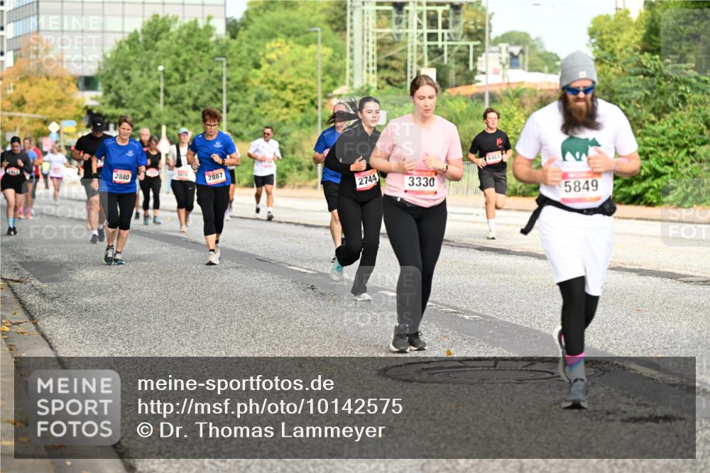 06.09.2026 - CURREX Alsterlauf Dr. Thomas Lammeyer http://msf.ph/oto/10142575 06.09.2026 10:12:16 Laufen 2880, 2887, 2744, 3330, 6461, 5849 meine-sportfotos.de