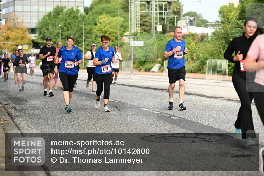 06.09.2026 - CURREX Alsterlauf Dr. Thomas Lammeyer http://msf.ph/oto/10142600 06.09.2026 10:12:18 Laufen 8109, 2880, 2887, 2888 meine-sportfotos.de