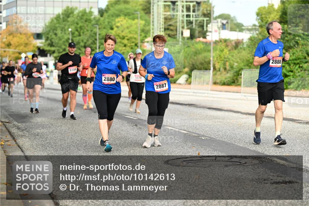 06.09.2026 - CURREX Alsterlauf Dr. Thomas Lammeyer http://msf.ph/oto/10142613 06.09.2026 10:12:20 Laufen 8109, 2880, 3578, 2887, 2888 meine-sportfotos.de