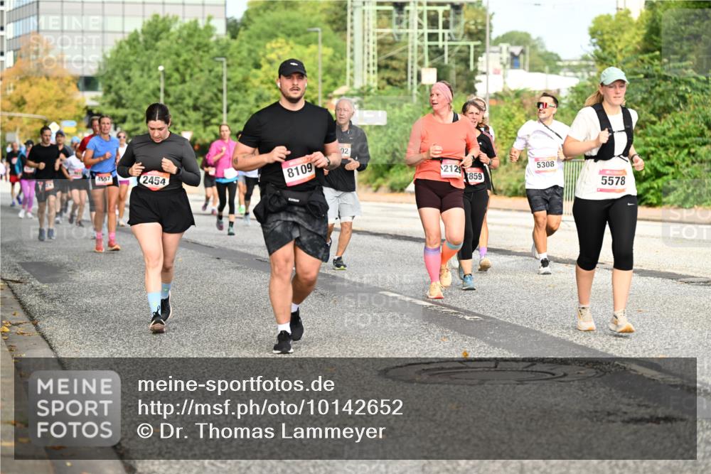 06.09.2026 - CURREX Alsterlauf Dr. Thomas Lammeyer http://msf.ph/oto/10142652 06.09.2026 10:12:24 Laufen 4557, 02, 2454, 8109, 2129, 5308, 859, 5578 meine-sportfotos.de