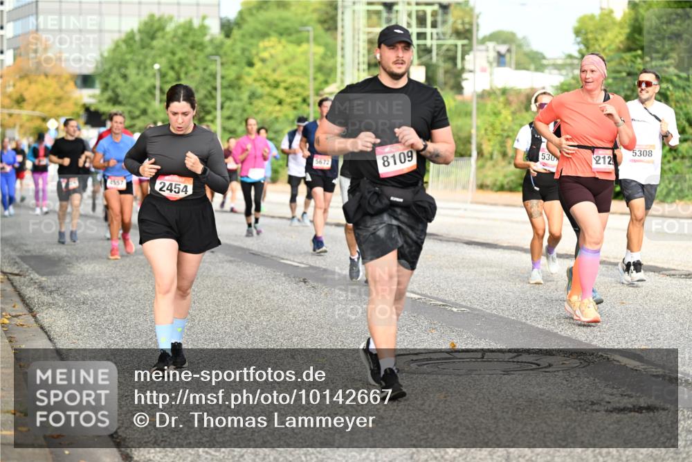 06.09.2026 - CURREX Alsterlauf Dr. Thomas Lammeyer http://msf.ph/oto/10142667 06.09.2026 10:12:25 Laufen 4557, 2454, 5672, 8109, 530, 5308, 212 meine-sportfotos.de