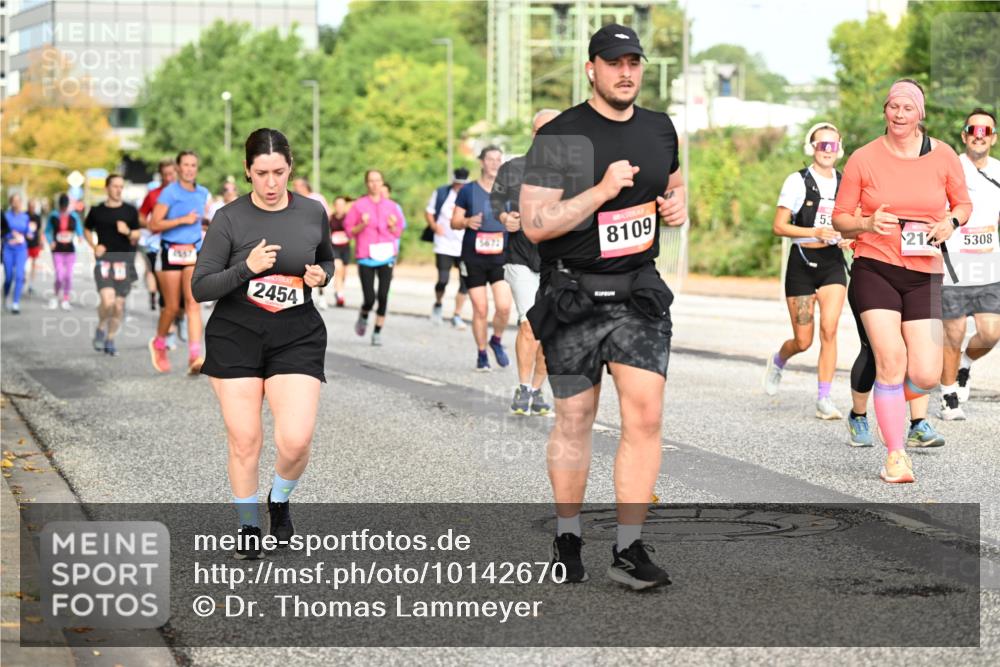 06.09.2026 - CURREX Alsterlauf Dr. Thomas Lammeyer http://msf.ph/oto/10142670 06.09.2026 10:12:26 Laufen 2857, 2454, 5672, 8109, 53, 212, 5308 meine-sportfotos.de