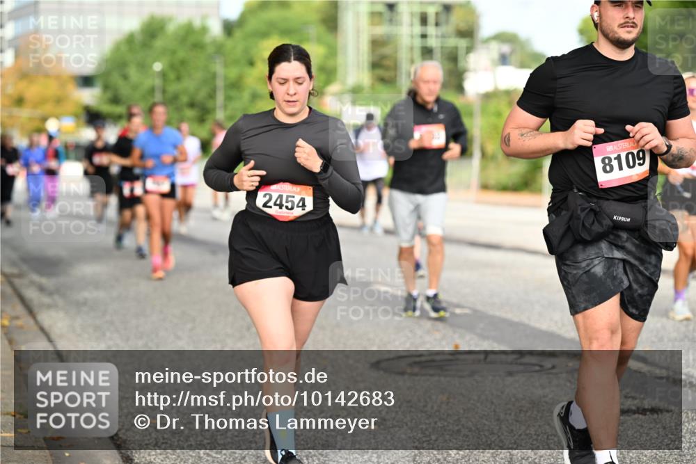 06.09.2026 - CURREX Alsterlauf Dr. Thomas Lammeyer http://msf.ph/oto/10142683 06.09.2026 10:12:27 Laufen 8109, 2454 meine-sportfotos.de