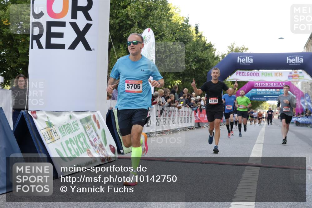06.09.2026 - CURREX Alsterlauf Yannick Fuchs http://msf.ph/oto/10142750 06.09.2026 09:47:01 Ziel 2072, 2210, 2605, 3678, 4311, 4460, 5198, 5705, 5731, 8104, 8125 meine-sportfotos.de