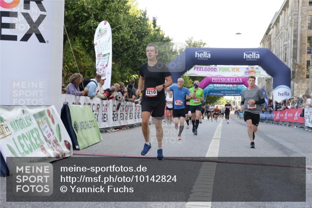 06.09.2026 - CURREX Alsterlauf Yannick Fuchs http://msf.ph/oto/10142824 06.09.2026 09:47:02 Ziel 2072, 2210, 2569, 2605, 3678, 4311, 4460, 5198, 5705, 5731, 6150, 8104, 8125 meine-sportfotos.de