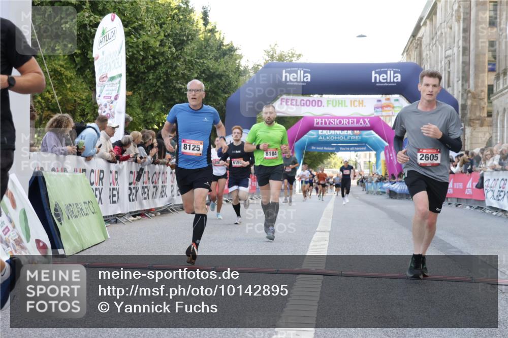 06.09.2026 - CURREX Alsterlauf Yannick Fuchs http://msf.ph/oto/10142895 06.09.2026 09:47:03 Ziel 2072, 2210, 2569, 2605, 4311, 4460, 5705, 5731, 6150, 8104, 8125 meine-sportfotos.de