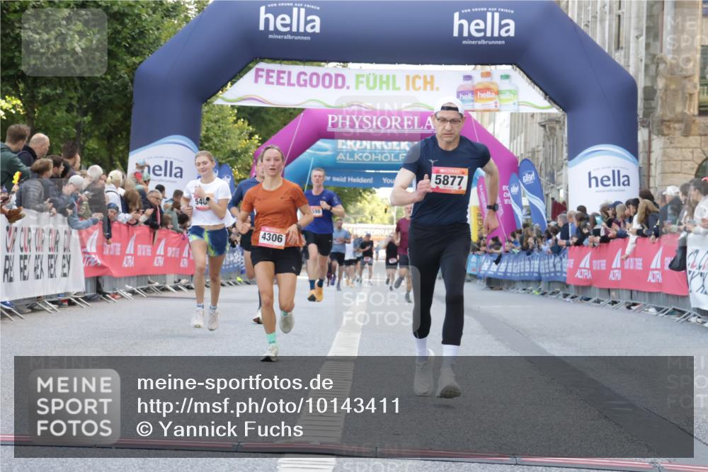 06.09.2026 - CURREX Alsterlauf Yannick Fuchs http://msf.ph/oto/10143411 06.09.2026 09:47:10 Ziel 2210, 2569, 2605, 4306, 5297, 5403, 5417, 5877, 6150, 8104, 8125 meine-sportfotos.de