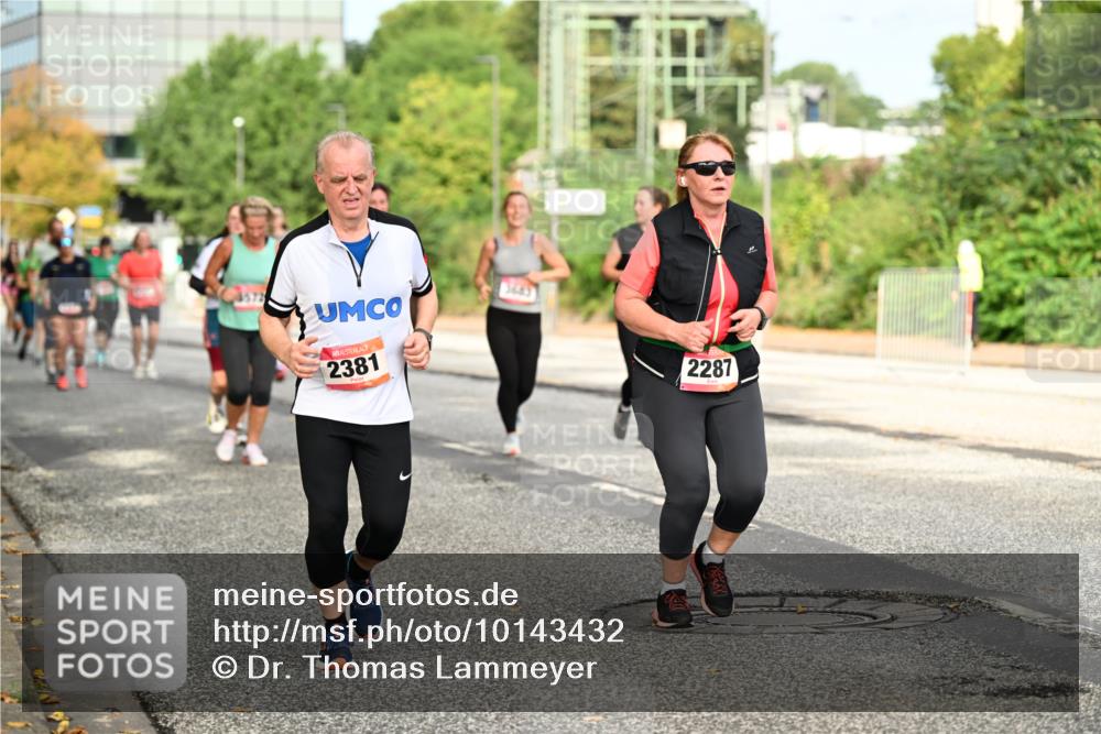 06.09.2026 - CURREX Alsterlauf Dr. Thomas Lammeyer http://msf.ph/oto/10143432 06.09.2026 10:14:03 Laufen 2381, 3683, 2287 meine-sportfotos.de