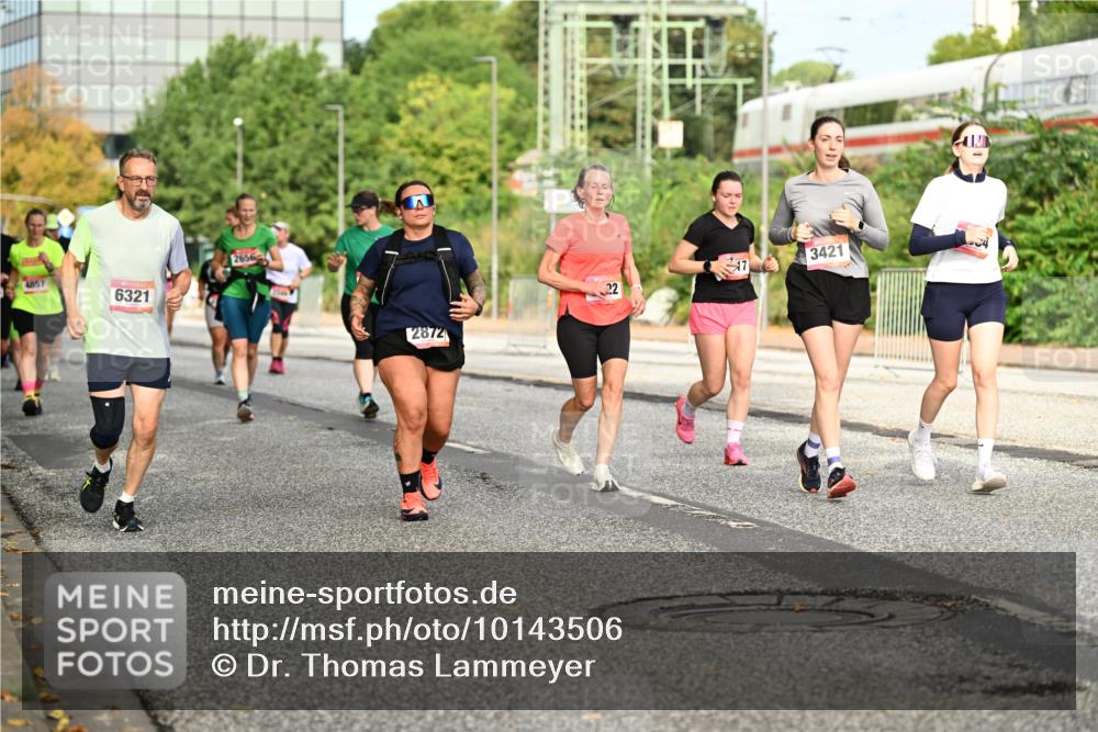 06.09.2026 - CURREX Alsterlauf Dr. Thomas Lammeyer http://msf.ph/oto/10143506 06.09.2026 10:14:11 Laufen 4857, 6321, 2656, 2872, 3421, 17, 22 meine-sportfotos.de