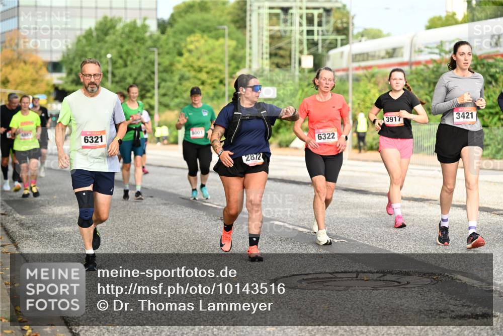 06.09.2026 - CURREX Alsterlauf Dr. Thomas Lammeyer http://msf.ph/oto/10143516 06.09.2026 10:14:12 Laufen 6321, 8001, 2872, 6322, 3917, 3421 meine-sportfotos.de