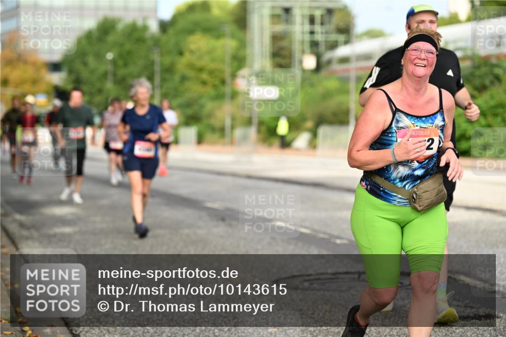 06.09.2026 - CURREX Alsterlauf Dr. Thomas Lammeyer http://msf.ph/oto/10143615 06.09.2026 10:14:23 Laufen 2 meine-sportfotos.de