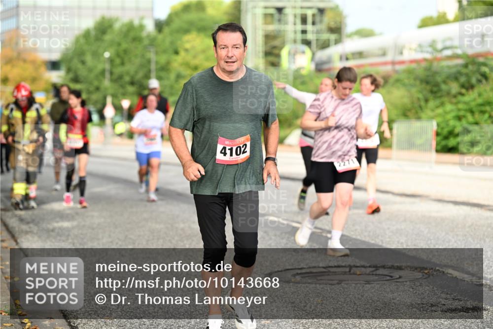 06.09.2026 - CURREX Alsterlauf Dr. Thomas Lammeyer http://msf.ph/oto/10143668 06.09.2026 10:14:30 Laufen 4102 meine-sportfotos.de
