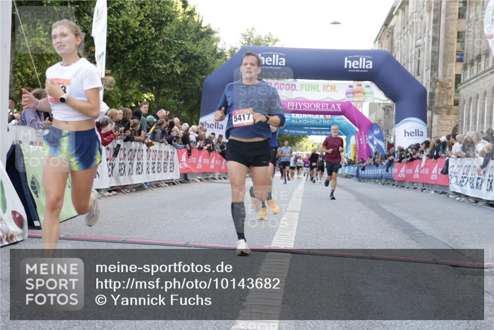 06.09.2026 - CURREX Alsterlauf Yannick Fuchs http://msf.ph/oto/10143682 06.09.2026 09:47:14 Ziel 2569, 4306, 4598, 5297, 5403, 5417, 5877, 6150, 6172 meine-sportfotos.de