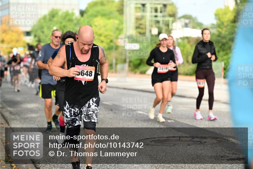 06.09.2026 - CURREX Alsterlauf Dr. Thomas Lammeyer http://msf.ph/oto/10143742 06.09.2026 10:14:45 Laufen 648 meine-sportfotos.de