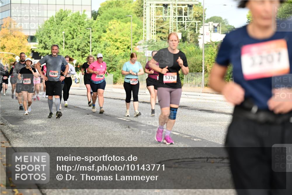 06.09.2026 - CURREX Alsterlauf Dr. Thomas Lammeyer http://msf.ph/oto/10143771 06.09.2026 10:14:48 Laufen 5281, 4665, 3621, 202, 5795, 3207, 5376, 3253 meine-sportfotos.de