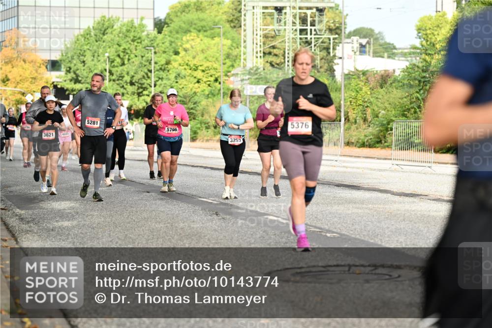 06.09.2026 - CURREX Alsterlauf Dr. Thomas Lammeyer http://msf.ph/oto/10143774 06.09.2026 10:14:49 Laufen 3621, 5281, 5795, 4665, 3253, 5376 meine-sportfotos.de