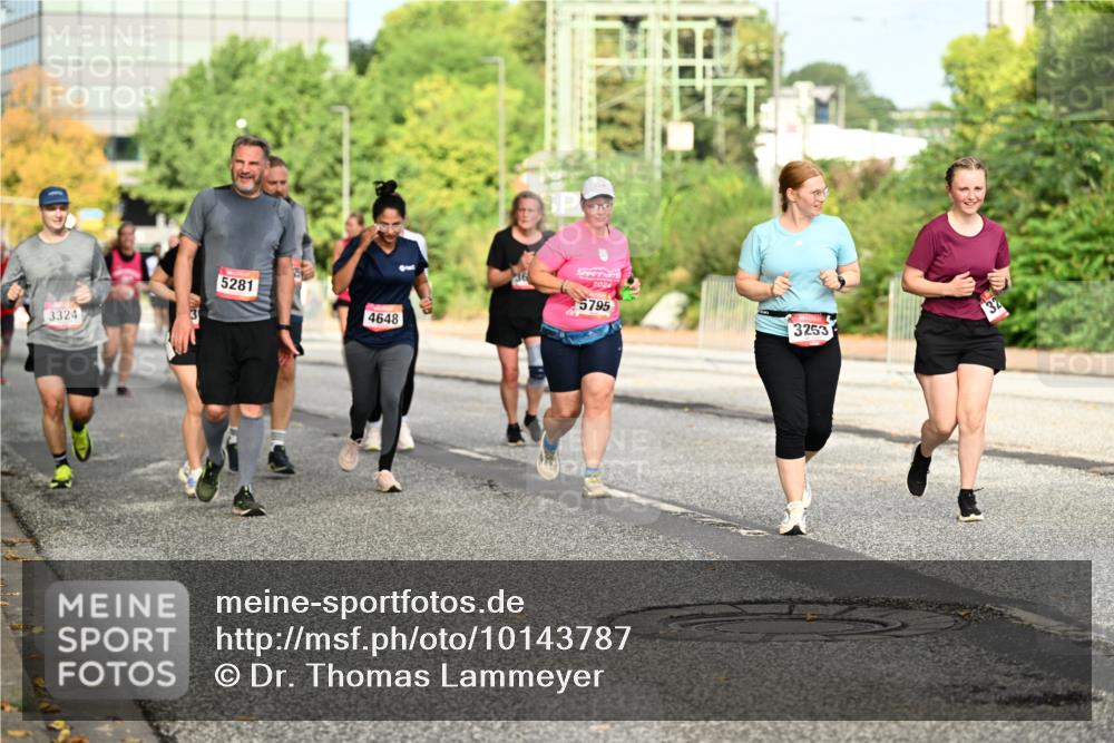 06.09.2026 - CURREX Alsterlauf Dr. Thomas Lammeyer http://msf.ph/oto/10143787 06.09.2026 10:14:51 Laufen 5281, 3324, 4648, 2024, 5795, 3253, 32 meine-sportfotos.de