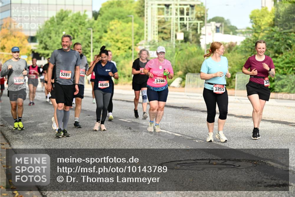 06.09.2026 - CURREX Alsterlauf Dr. Thomas Lammeyer http://msf.ph/oto/10143789 06.09.2026 10:14:52 Laufen 5281, 3324, 332, 4648, 2024, 5795, 32, 3253 meine-sportfotos.de