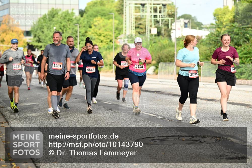 06.09.2026 - CURREX Alsterlauf Dr. Thomas Lammeyer http://msf.ph/oto/10143790 06.09.2026 10:14:52 Laufen 3325, 5281, 3324, 4648, 3669, 202, 5795, 3253, 32 meine-sportfotos.de