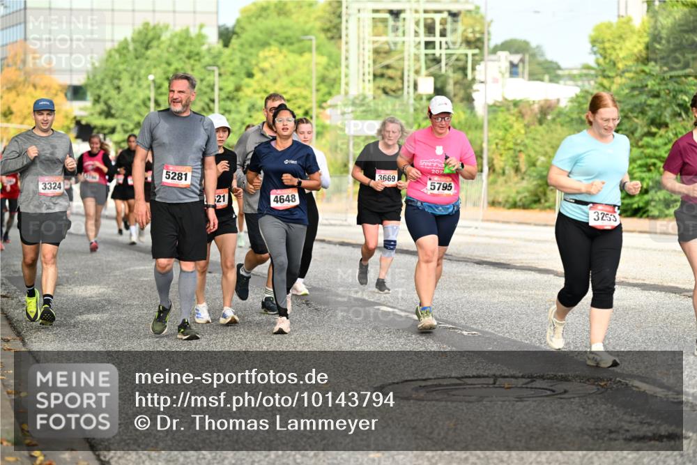 06.09.2026 - CURREX Alsterlauf Dr. Thomas Lammeyer http://msf.ph/oto/10143794 06.09.2026 10:14:52 Laufen 3669, 5281, 3324, 21, 4648, 202, 5795, 3253 meine-sportfotos.de