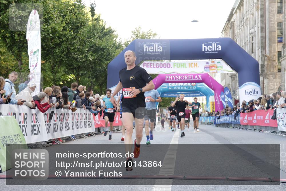 06.09.2026 - CURREX Alsterlauf Yannick Fuchs http://msf.ph/oto/10143864 06.09.2026 09:47:20 Ziel 2106, 2807, 4306, 4441, 4598, 4674, 5403, 5417, 5645, 6172 meine-sportfotos.de