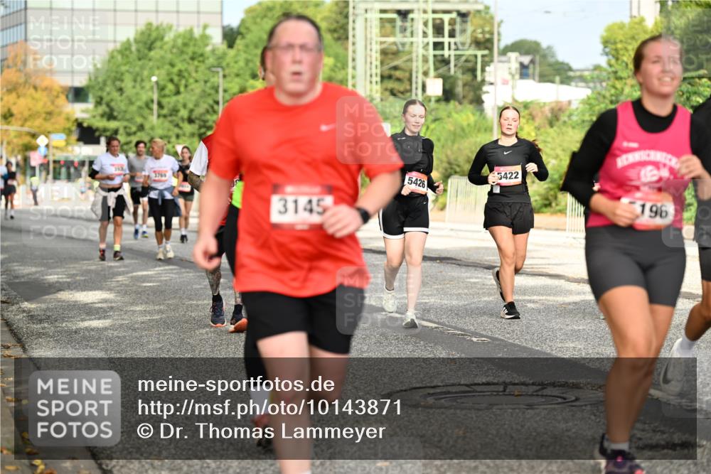 06.09.2026 - CURREX Alsterlauf Dr. Thomas Lammeyer http://msf.ph/oto/10143871 06.09.2026 10:15:02 Laufen 3769, 3145, 5426, 5422, 196 meine-sportfotos.de