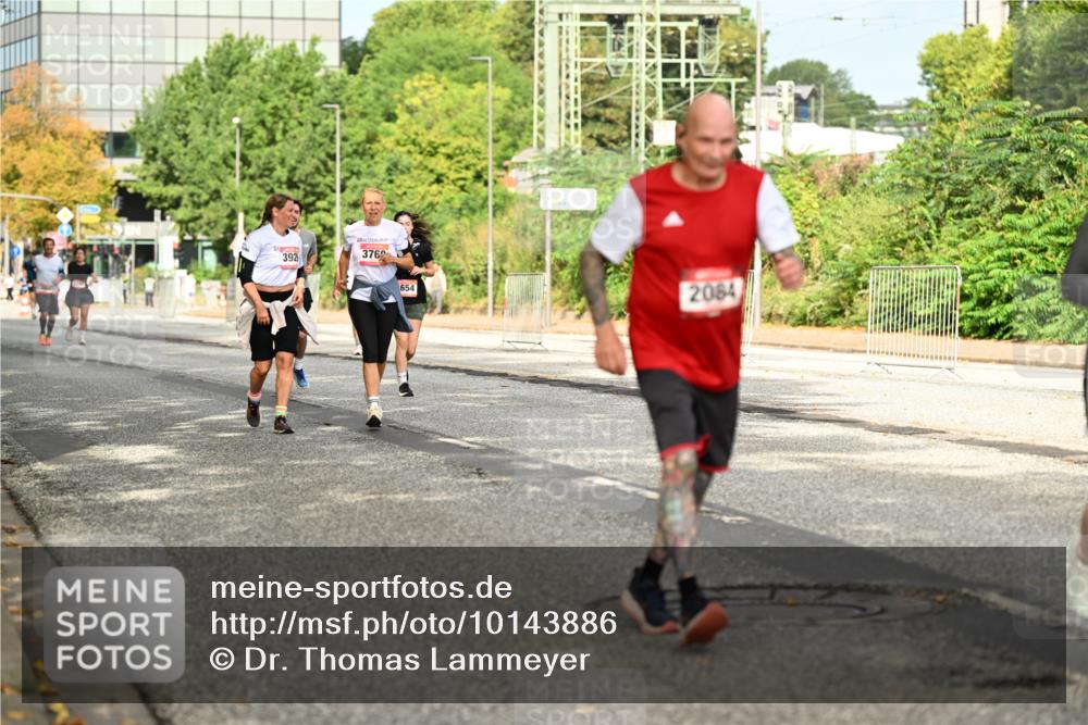 06.09.2026 - CURREX Alsterlauf Dr. Thomas Lammeyer http://msf.ph/oto/10143886 06.09.2026 10:15:05 Laufen 376, 392, 654, 2084 meine-sportfotos.de
