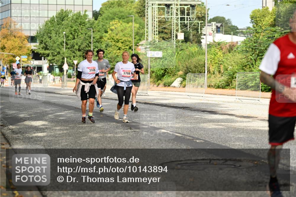 06.09.2026 - CURREX Alsterlauf Dr. Thomas Lammeyer http://msf.ph/oto/10143894 06.09.2026 10:15:06 Laufen 3926, 358, 3769 meine-sportfotos.de