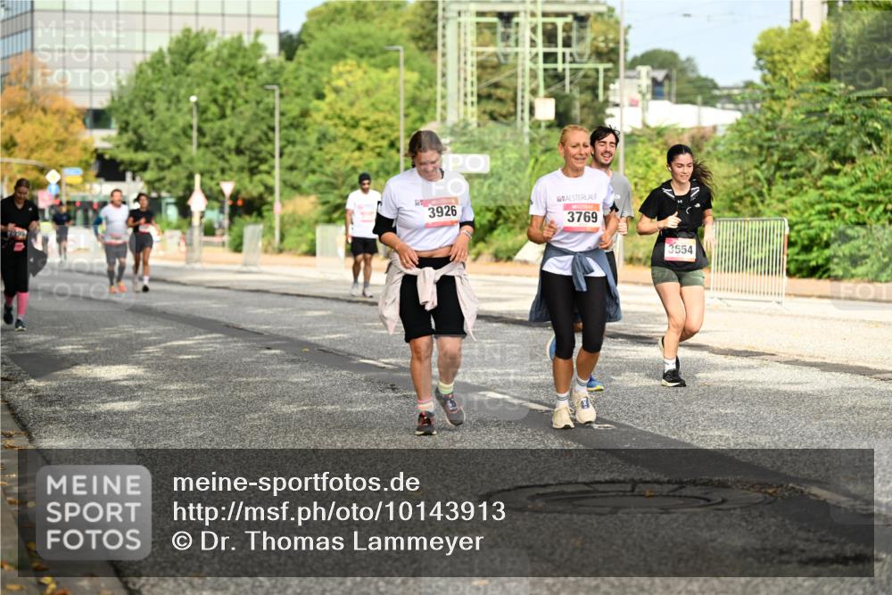 06.09.2026 - CURREX Alsterlauf Dr. Thomas Lammeyer http://msf.ph/oto/10143913 06.09.2026 10:15:09 Laufen 3926, 3769, 3554 meine-sportfotos.de
