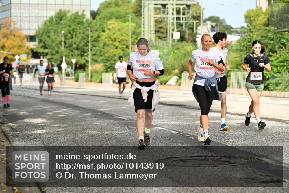 06.09.2026 - CURREX Alsterlauf Dr. Thomas Lammeyer http://msf.ph/oto/10143919 06.09.2026 10:15:10 Laufen 3926, 3765, 3654 meine-sportfotos.de