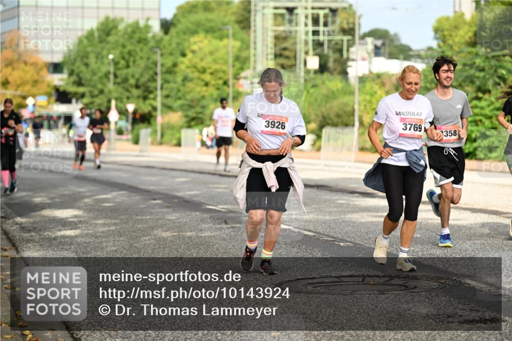 06.09.2026 - CURREX Alsterlauf Dr. Thomas Lammeyer http://msf.ph/oto/10143924 06.09.2026 10:15:10 Laufen 3926, 3769, 3358 meine-sportfotos.de