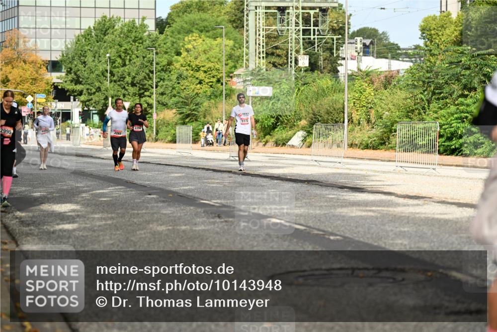06.09.2026 - CURREX Alsterlauf Dr. Thomas Lammeyer http://msf.ph/oto/10143948 06.09.2026 10:15:13 Laufen 2995, 2293, 5172, 2292 meine-sportfotos.de