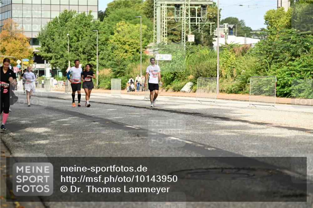 06.09.2026 - CURREX Alsterlauf Dr. Thomas Lammeyer http://msf.ph/oto/10143950 06.09.2026 10:15:13 Laufen 2995, 2293, 5172, 2292 meine-sportfotos.de