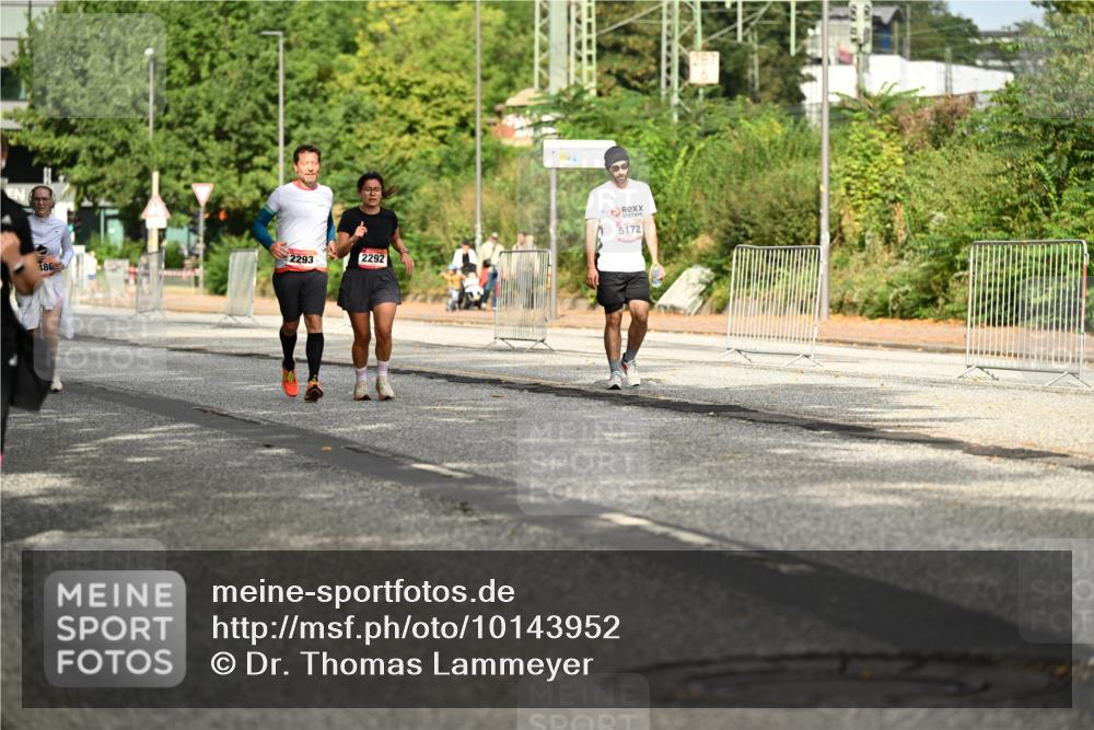 06.09.2026 - CURREX Alsterlauf Dr. Thomas Lammeyer http://msf.ph/oto/10143952 06.09.2026 10:15:15 Laufen 2293, 480, 2292, 5172 meine-sportfotos.de