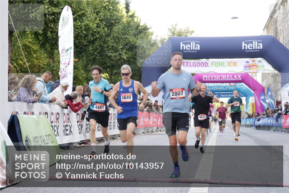 06.09.2026 - CURREX Alsterlauf Yannick Fuchs http://msf.ph/oto/10143957 06.09.2026 09:47:22 Ziel 2106, 2807, 4441, 4598, 4674, 5389, 5417, 5645, 6172 meine-sportfotos.de